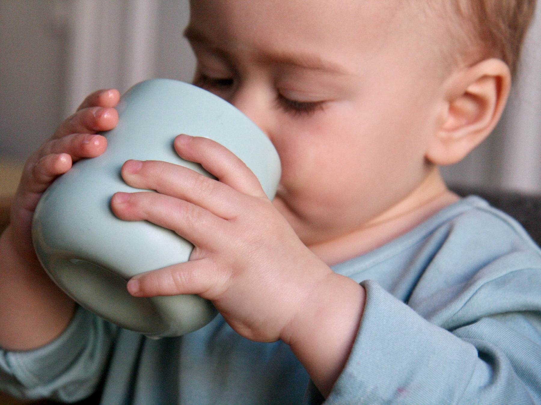 Kindergeschirr • Becher: Kornblume Zaunkönig      NATURKINDCHEN
