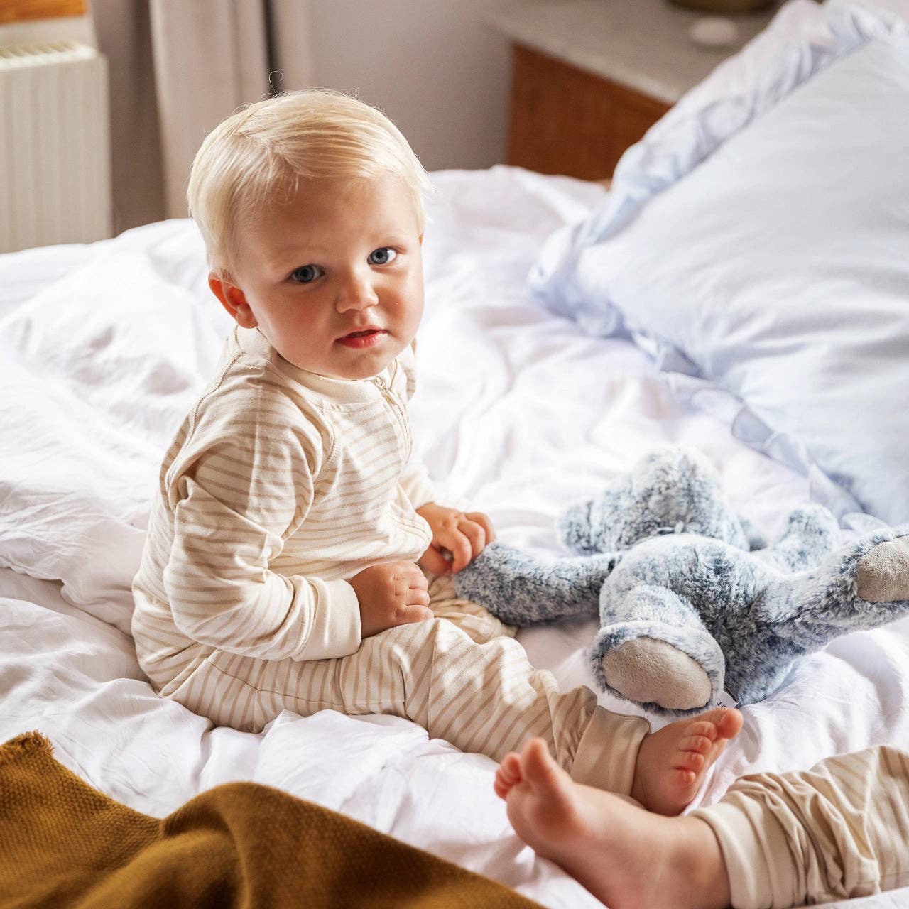 Pyjama mit 2‑Wege‑Reißverschluss Bambu Classic Weiß/Beige: 74/80 Geggamoja      NATURKINDCHEN