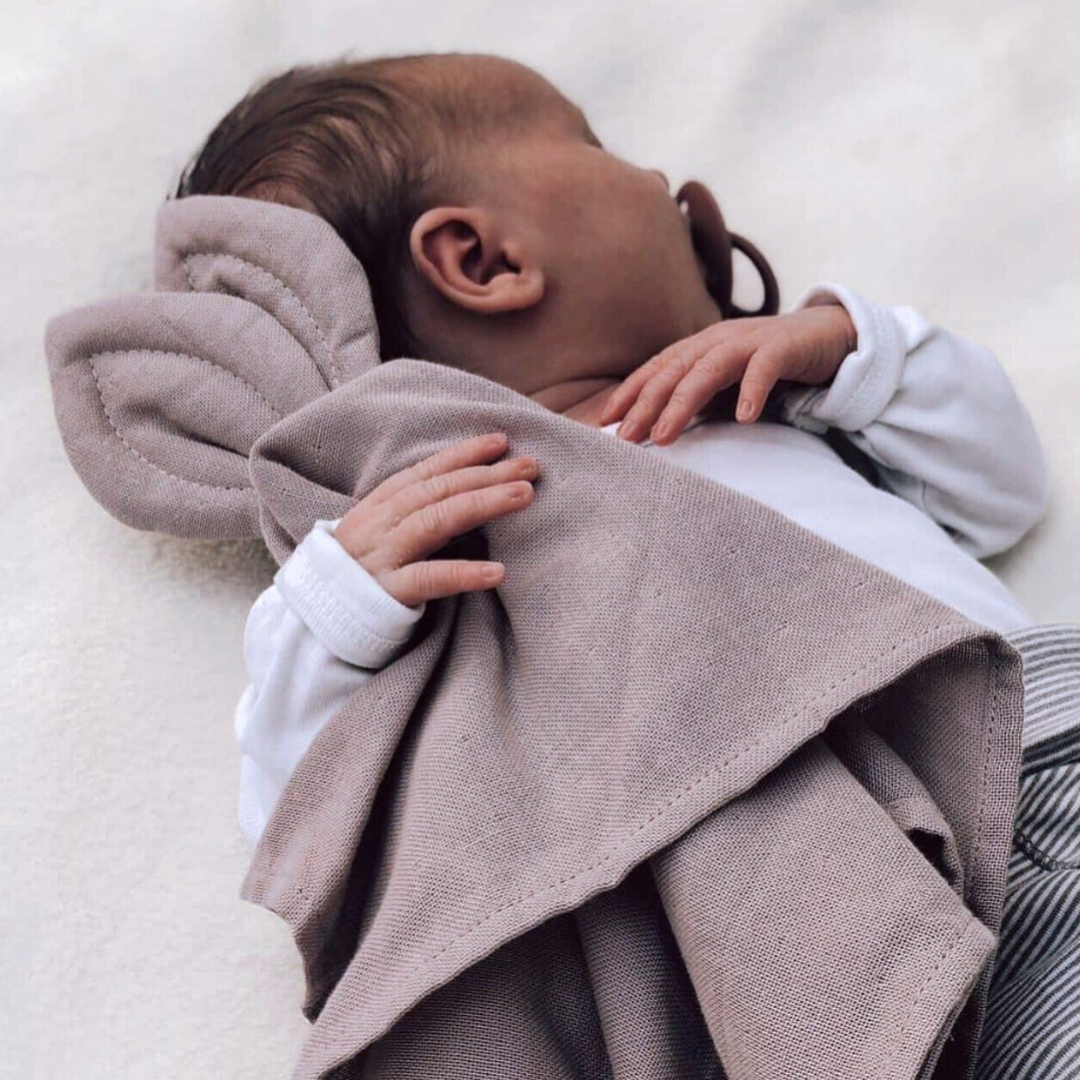 Cuddle Tuch aus Bio-Baumwolle in Mauve mit Schnullerband: 6 Stck. Saga Copenhagen      NATURKINDCHEN