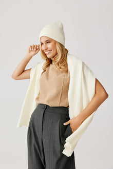 Klassische Mütze NAOMI aus 100% Merinowolle TOPSELLER: Schwarz Ander      NATURKINDCHEN