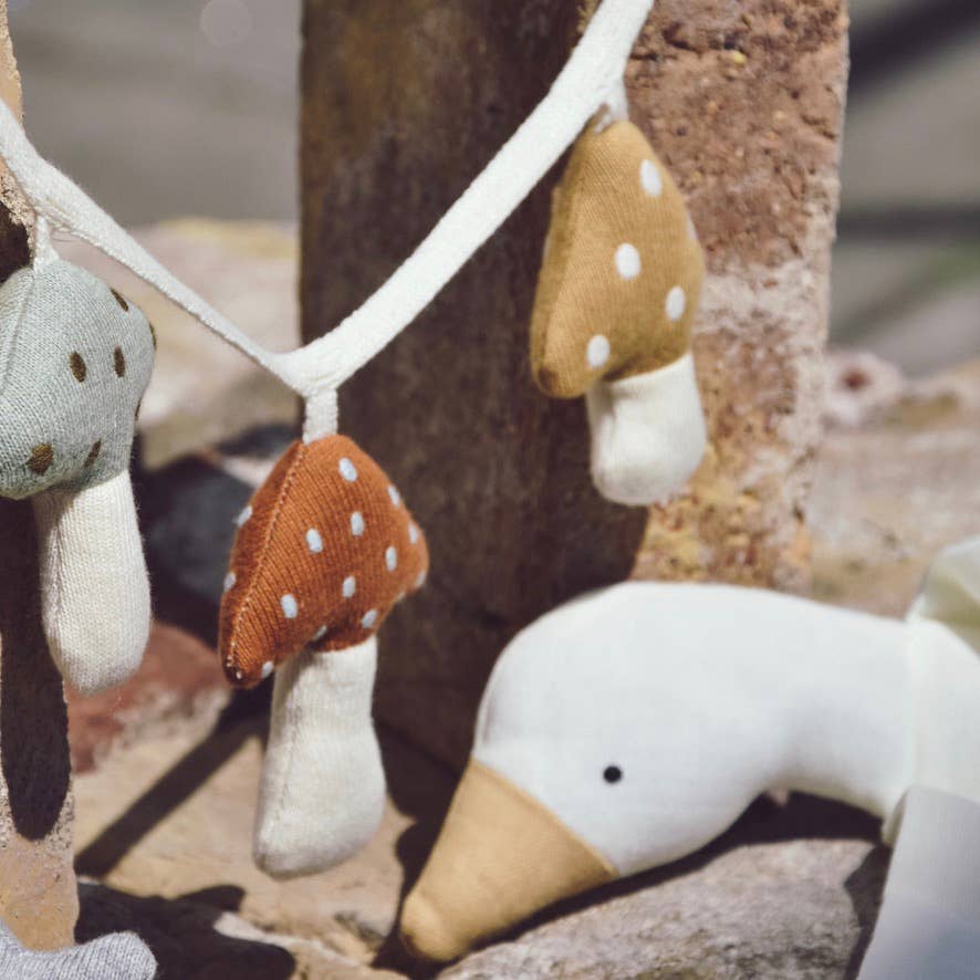 Kinderwagenkette mit Pilzen aus Bio-Baumwolle – Einfach anzuklammen: 3-teilig Saga Copenhagen      NATURKINDCHEN
