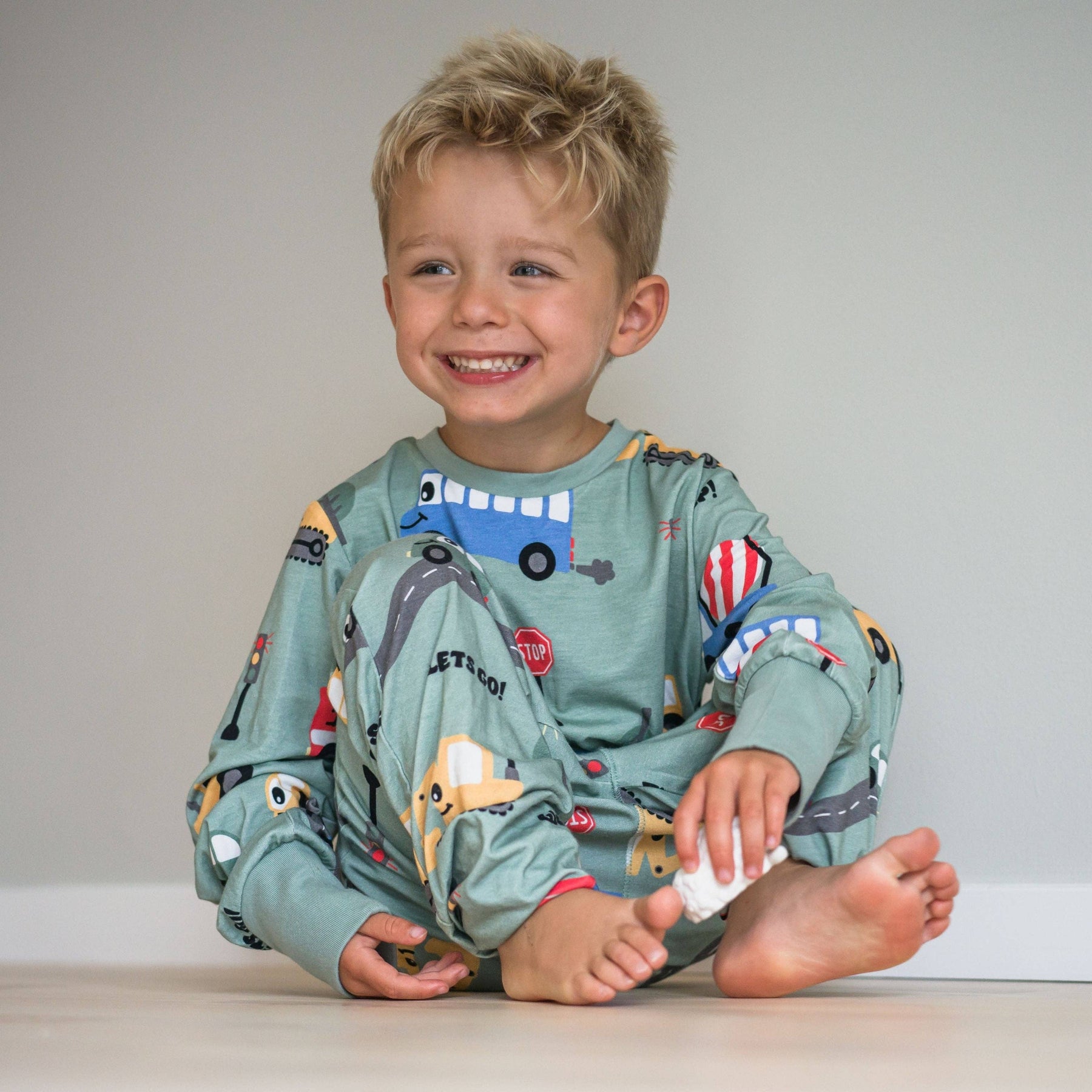 Zweiteiliger Bambus-Pyjama Traktor Grün: 122/128 Geggamoja      NATURKINDCHEN