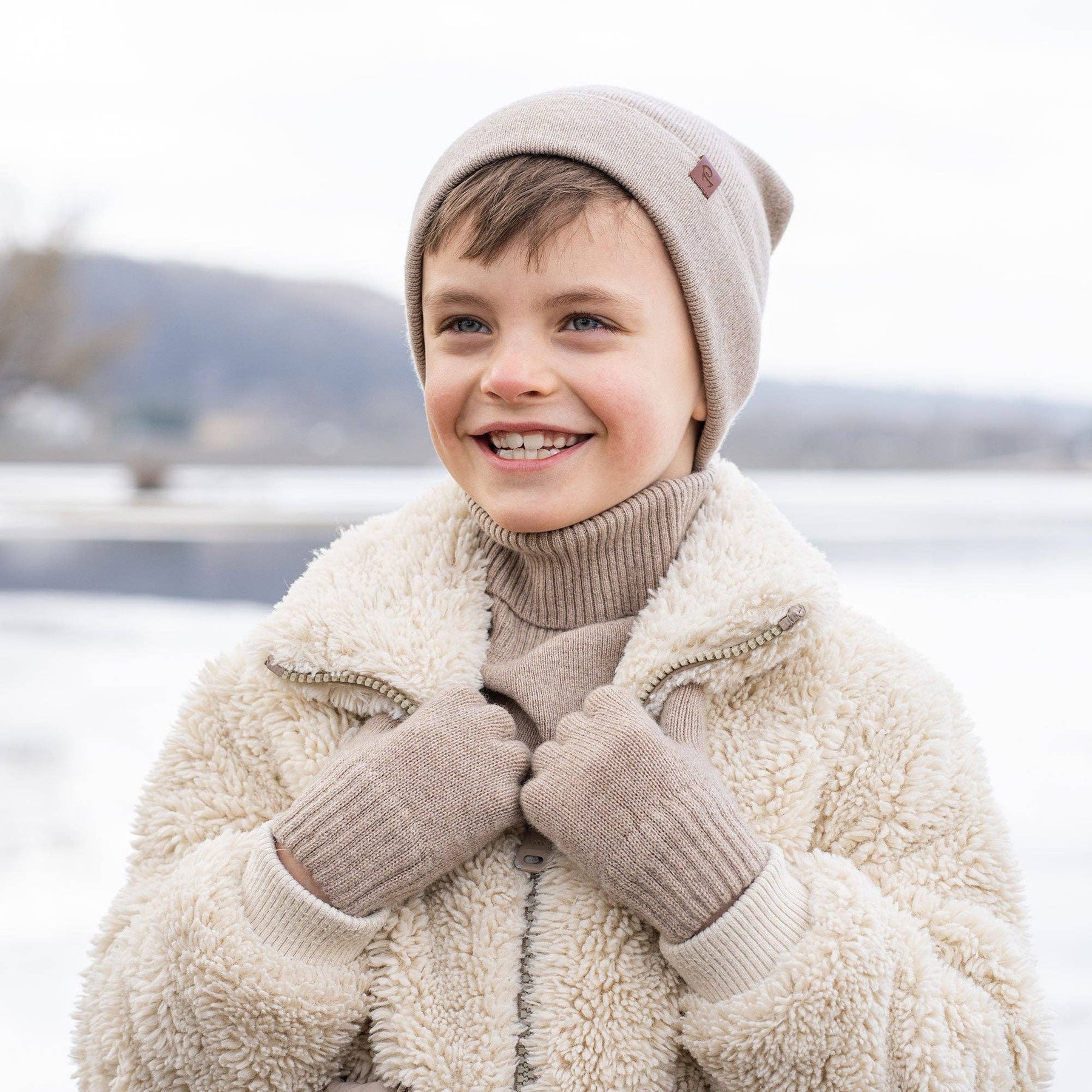 Strickmütze für Kinder aus Merino und Cashmere: Cremiges Beige / 3-10 Jahre menique      NATURKINDCHEN