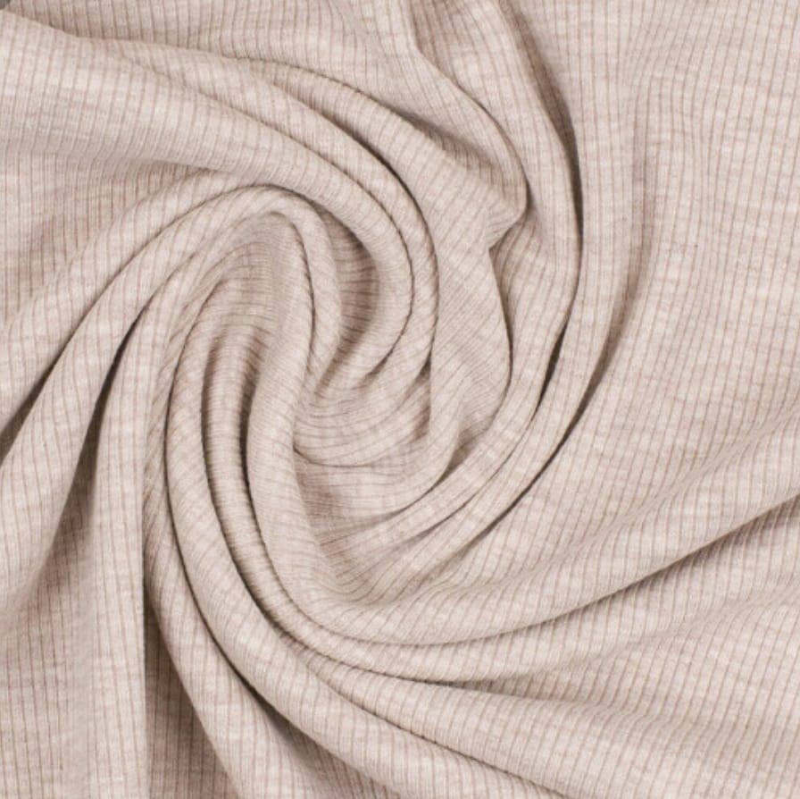 NEWBORN Mütze mit Spruch aus einfarbigem Rippjersey: Lilac / Newborn (35-39 cm) / Ich bin neu hier Fräulein Muh      NATURKINDCHEN